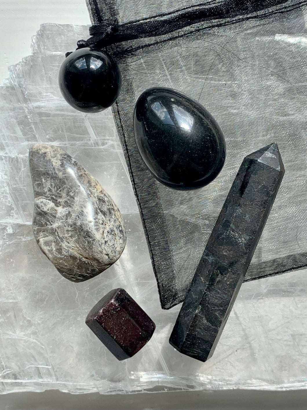 Healing Trauma Black Crystal Gift Set - Dragon Mama Crystals 