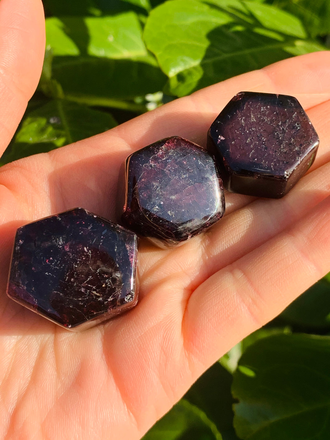 A Grade Garnet Faceted - Dragon Mama Crystals 