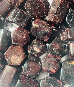 A Grade Garnet Faceted - Dragon Mama Crystals 