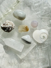 Load image into Gallery viewer, White Ray Crown Gift Set - Dragon Mama Crystals 