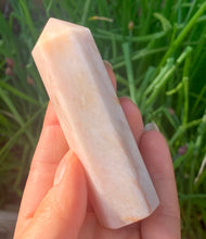 Load image into Gallery viewer, Morganite Peach Rare Tower - Dragon Mama Crystals 