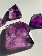 Load image into Gallery viewer, Amethyst Pyramid with Rainbows and Rainbow light codes - Dragon Mama Crystals 